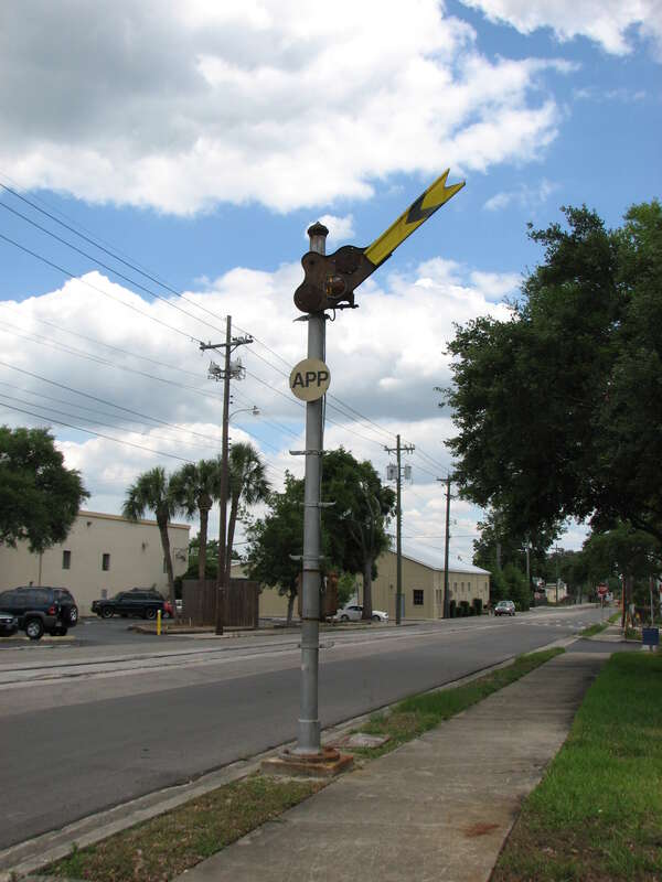 Fixed Approach Signal
