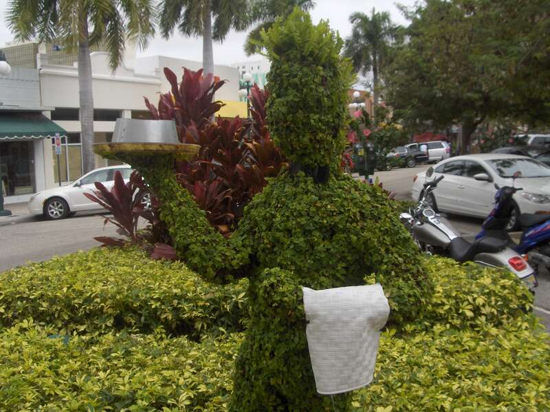 Green Waiter on Hollywood Blvd. Un serveur écologique qui vous soigne aux petites herbes...