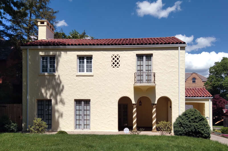 House with stucco façade on Bigelow Boulevard, Schenley Farms, Pittsburgh