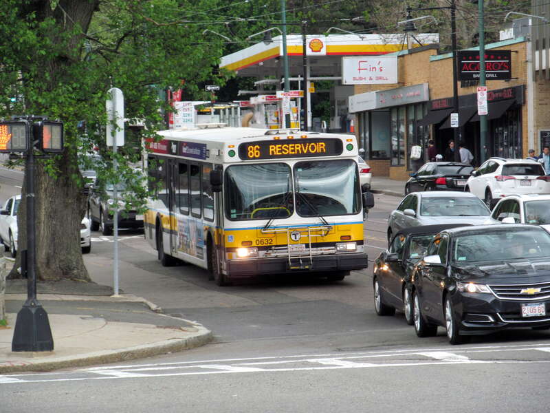 MBTA route 86 bus at Cleveland Circle in May 2017
