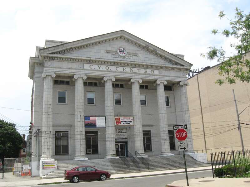 Looking south across Anderson Avenue at en:CYO building at Park Avenue in en:Castleton, Staten Island on a cloudy June 2008 afternoon.