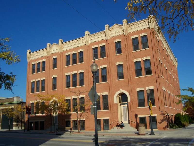 Looking east at the front of the w:Wolff-Jung Company Shoe Factory in downtown w:Sheboygan, Wisconsin. It is listed on the National Register of Historic Places.