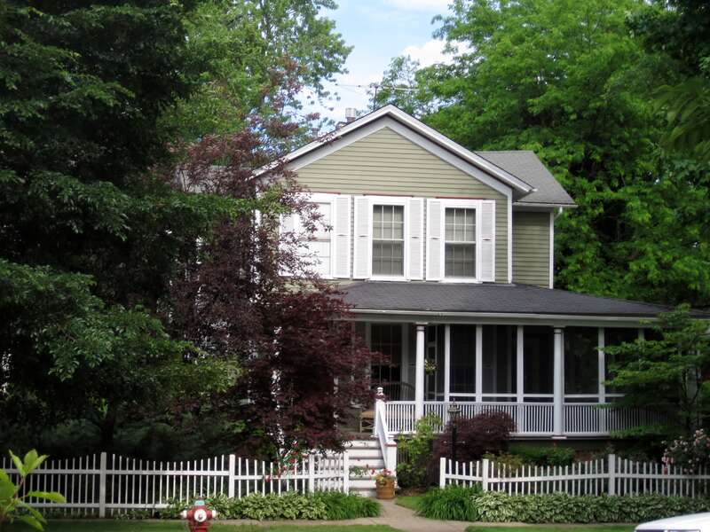 1317 Judson Avenue, part of the Evanston Lakeshore Historic District (c. 1870)






This is an image of a place or building that is listed on the National Register of Historic Places in the United States of America. Its reference number is