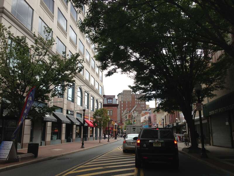 View east along East State Street between Warren Street (U.S. Route 206 southbound) and Broad Street (U.S. Route 206 northbound) in Trenton, New Jersey