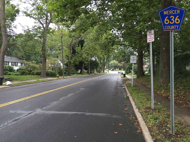 View north along Mercer County Route 636 (Parkside Avenue) between Pingree Avenue and Pershing Avenue in Ewing Township, Mercer County, New Jersey