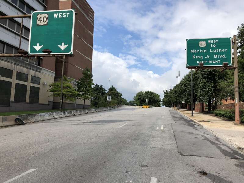 View west along U.S. Route 40 (Franklin Street) at the exit for Martin Luther King Jr. Boulevard near the eastern end of former Interstate 170 in downtown Baltimore City, Maryland