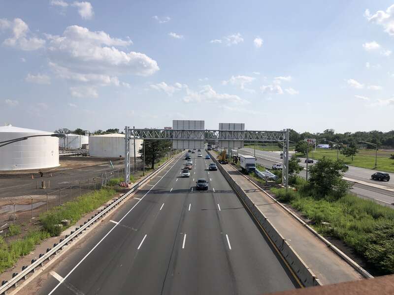 View south along the northbound lanes of U.S. Route 1 and U.S. Route 9 (Edgar Road) from the overpass for the rail line just south of Interstate 278 (Union Freeway) in Linden, Union County, New Jersey
