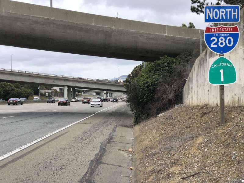 View north along Interstate 280 and California State Route 1 (Junipero Serra Freeway) just south of Exit 49A in Daly City, San Mateo County, California