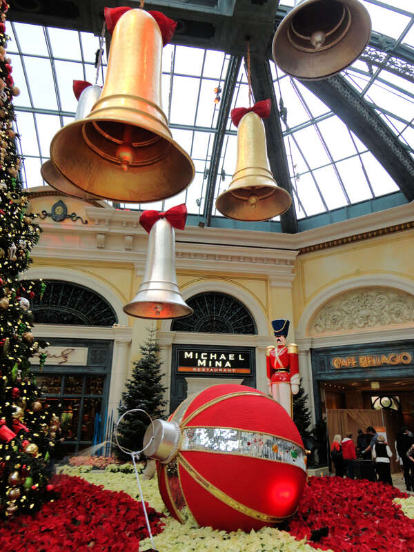 Contentment and opulence are the hallmarks of the &amp;lt;a href=&quot;http://www.bellagio.com&quot; rel=&quot;noreferrer nofollow&quot;&amp;gt;Bellagio&amp;lt;/a&amp;gt; luxury hotel experience. A retreat unto themselves, the 3,933 Guest Rooms and Suites are an extension of the AAA