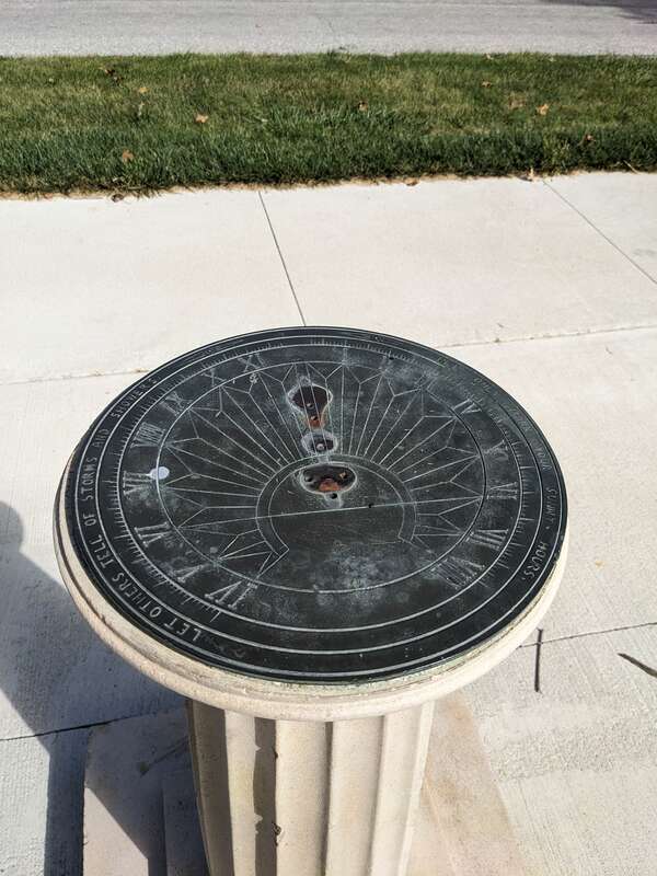 Top of sundial with missing triangle