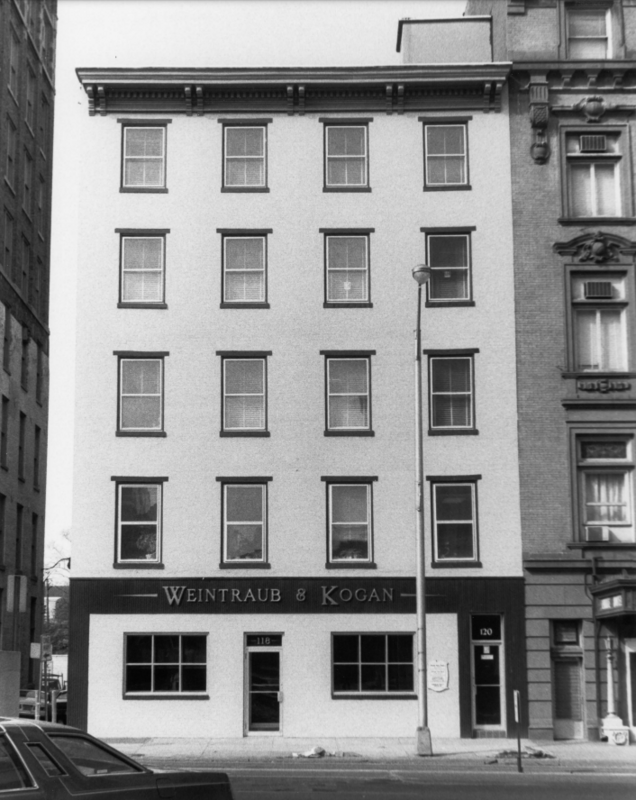 The Greenawalt Building (under the Kogan Building name) as seen in 1982.
