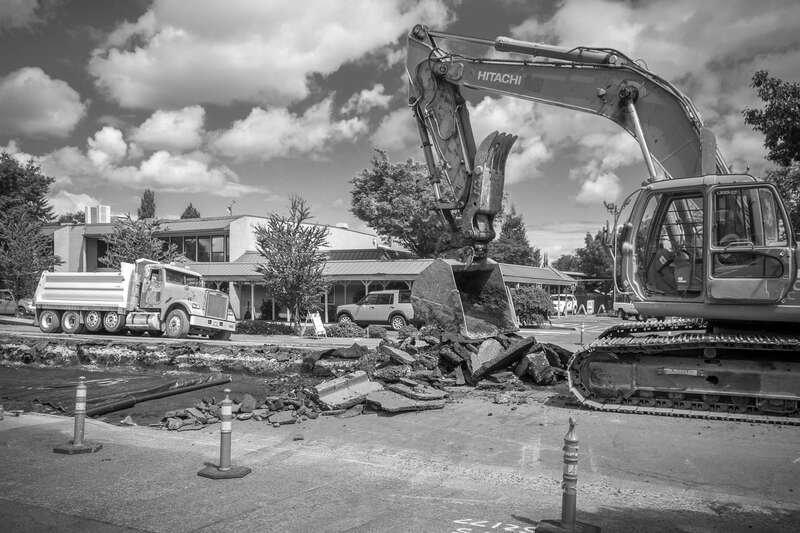 Hitachi ZX330 digging in Springfield, Oregon