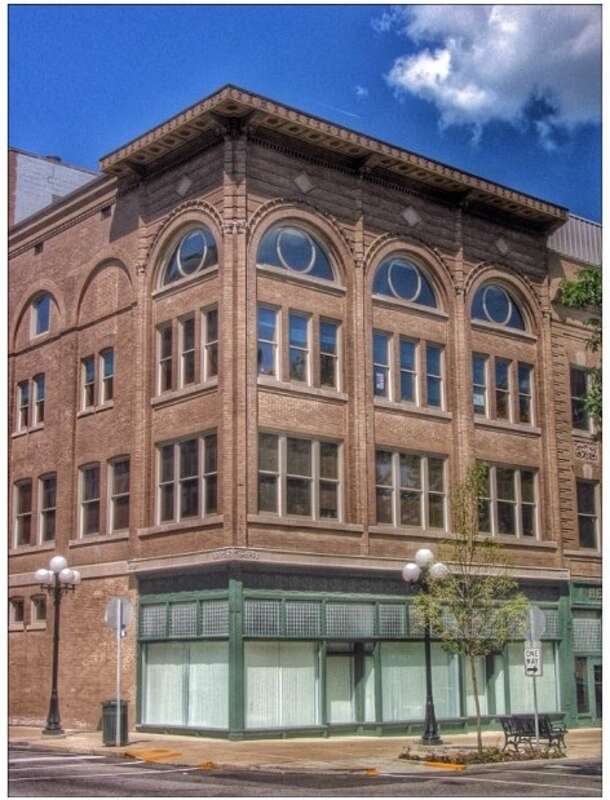 Route 66 originally passed thru downtown. A Route 66 visitor center is now in the McLean County Museum of History.