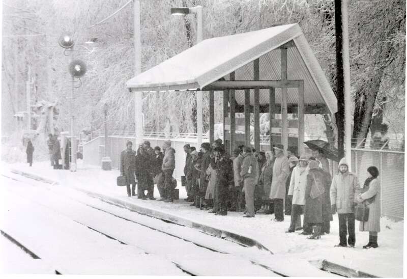 Passengers waiting for an inbound train at Montserrat station, likely in the late 1980s. (The shelter was built around 1985.)