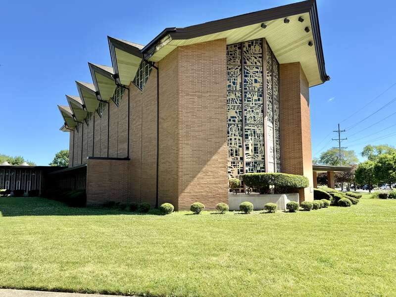 Built in 1960-1962, this Modern building was designed by Charles Edward Stade and Associates and constructed for the congregation of the Salem United Church of Christ, founded in 1862, which was originally located in Chicago.  The congregation was