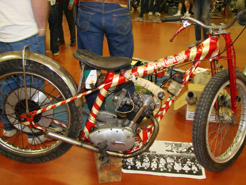 Unidentified Speedway motorcycle, with a Triumph logo (60s?)