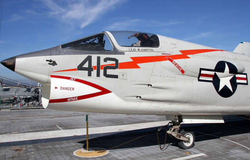 Vought F-8 Crusader 2