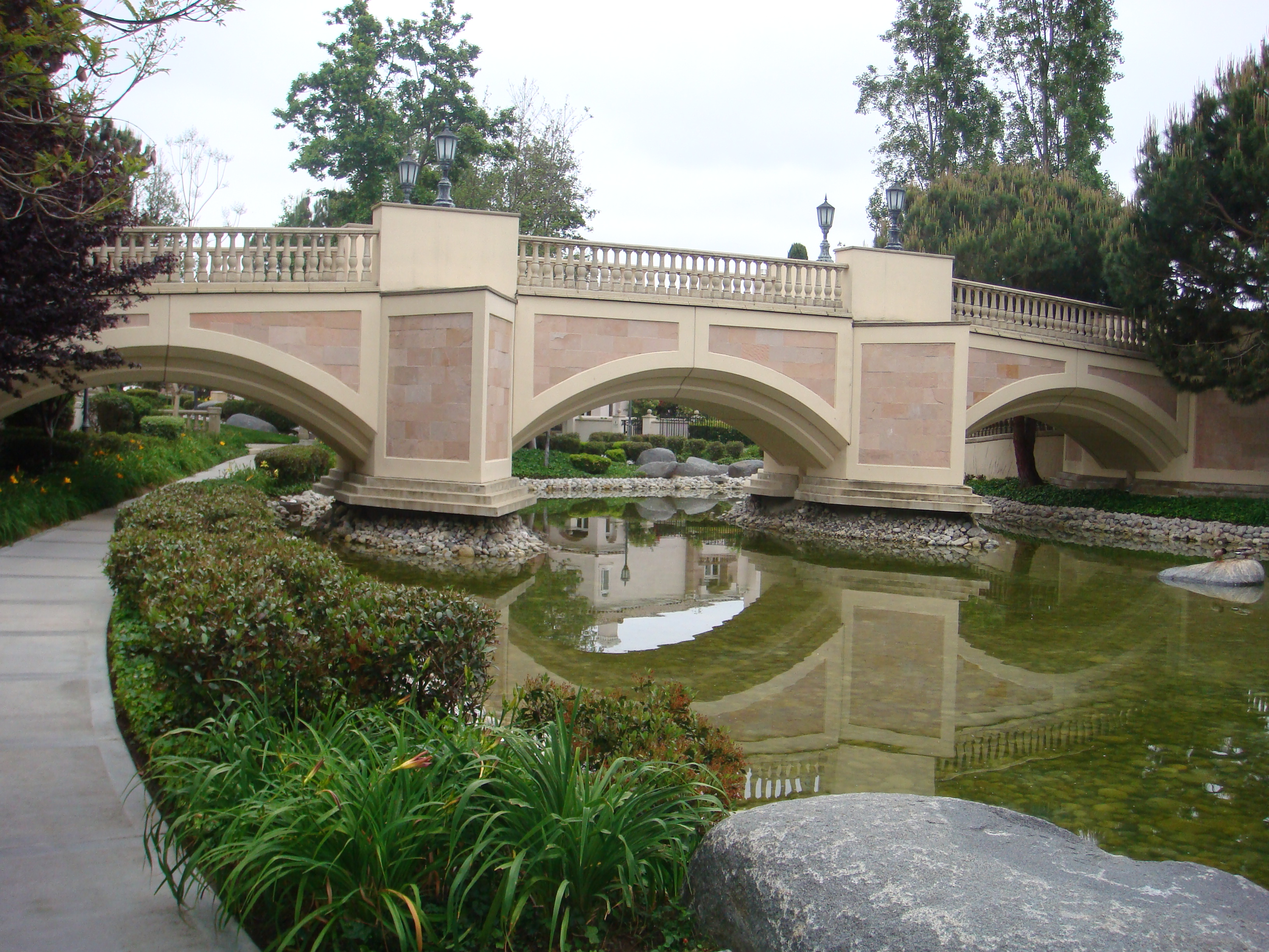 Renaissance La Jolla duck pond bridge