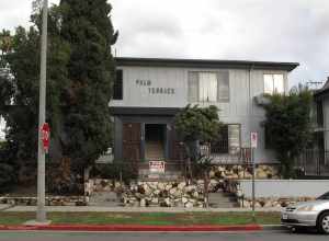 Apartment building at 400 S. St. Andrews Place, Los Angeles, CA