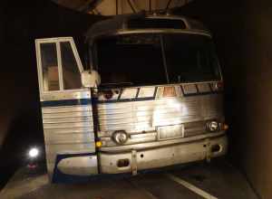 L'un des bus Greyhound utilisés lors des Freedom Rides (voyages de la liberté) de 1961 et attaqués par des manifestants blancs en Alabama. Il est exposé à l'Institut des droits civiques de Birmingham.