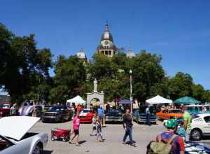 Hickory Street during the Arts, Antiques &amp; Autos Extravaganza in Denton, Texas (United States).