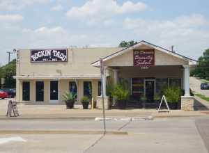 Rockin Taco &amp; Tex-Mex and El Dorado Beauty Salon in Frisco, Texas (United States).
