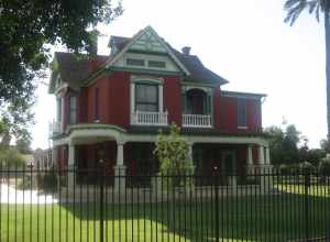 The oldest Queen Anne bungalow residence in the Valley, this 1892 property is now home to a museum for the City of Tempe as well as a park. The architect, James Creighton, designed many well-known structures throughout the state. It was added to the