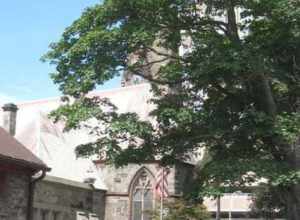 Looking north at en:Trinity-St. Paul's Episcopal Church (New Rochelle, New York) on a sunny midday