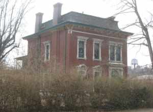 Front and eastern side of the Underwood-Jones House, located at 506 State Street in Bowling Green, Kentucky, United States.  Built in 1875, it is listed on the National Register of Historic Places.