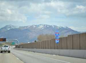 The I-15/I-84 concurrency in northern Utah is quite well signed.