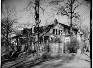 Photograph of Casa Alvarez in Florissant, Missouri; Piaget-van Ravenswaay Survey: Paul Piaget, ca. 1950; MO-1815-1 EXTERIOR, OBLIQUE VIEW OF SIDE AND FRONT