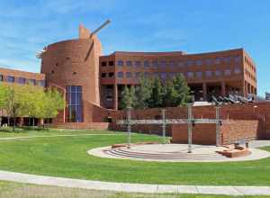 The public amphitheater at the Clark County Government Center in Las Vegas, Nevada. Photographed by user Coolcaesar on April 2, 2023.