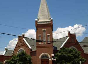 First United Methodist Church on Lafayette Street in Decatur, Alabama, part of the Bank Street Historic District.