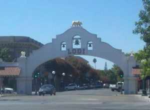 Lodi Arch View looking west (toward downtown)