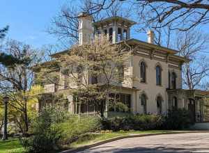 The Oaklands, a building owned by Western Michigan University.