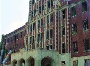 Waverly Hills Sanatorium main entrance.