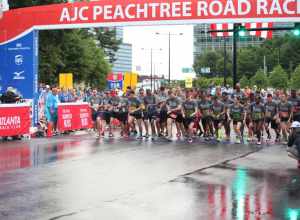 ATLANTA, July 4, 2015 - The military running teams take off quickly at the start of the Peachtree Road Race. 

(Georgia National Guard photo by Desiree Bamba / Released)