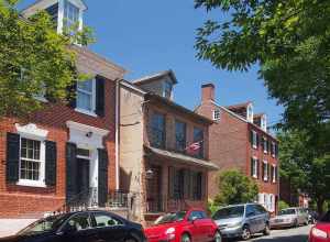 Gunning Bedford House (6 The Strand, c. 1730), Richard McWilliam House (8 The Strand, c. 1700), &amp; 14 The Strand (c. 1825), New Castle, Delaware, USA.  Viewed from the south.  Contributing properties to the New Castle Historic District.  



This
