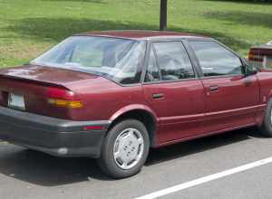 1995 Saturn SL1 in rather good nick. 1.9-liter MPFI engine, built in Spring Hill, TN.