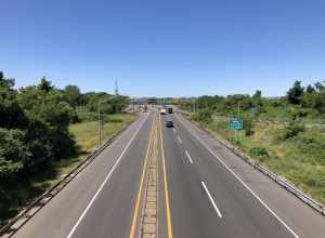 View west along the westbound lanes of Interstate 280 from the overpass for Interstate 95W (New Jersey Turnpike Western Spur) in Kearny, Hudson County, New Jersey