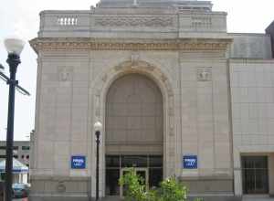 Front of the Integra Bank Building, located at 227 Main Street in Evansville, Indiana, United States.  Built in 1913, it is listed on the National Register of Historic Places.