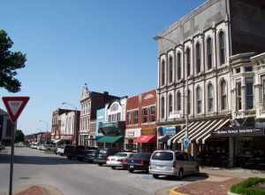 Street scene in Bowling Green, Kentucky, USA (Shops along Fountain Square, downtown)