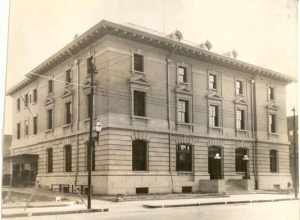 The U.S. Post Office in Florence, South Carolina in 1938. It served as the Federal Courthouse from 1906 until 1975.