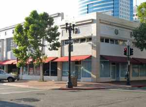 w:National Register of Historic Places listings in Alameda County, California.
10th St Market, 901-921 Washington St, Oakland, CA. Photographed from the southeast corner of Washington and 9th Sts. 






This is an image of a place or building that