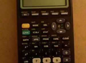 Calculadora Modelo TI-83 Marca Texas Instruments.
