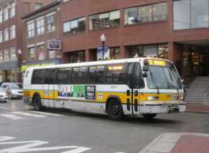 MBTA route 86 southbound on Brattle Street in January 2017