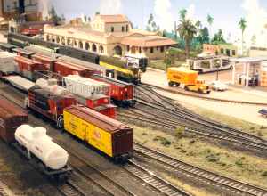 This excellent small museum boasts a 2-mile long 10" gauge miniature railway ride, some lovely historic layouts in O, S and HO gauges and an historic Floridan locomotive on display.
At Railroad Museum of South Florida, Lakes Regional Park, Fort