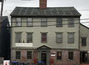 Simeon Ingraham House (1795)[1]
174 Wickenden St, Providence, RI USA