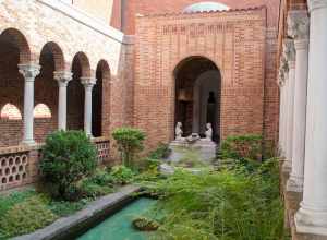 The Prince Lucien Campbell Courtyard at the Jordan Schnitzer Museum of Art