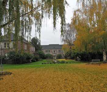 w:National Register of Historic Places listings in Northeast Portland, Oregon.

Parkview Apartments, 1760 NE Irving St, Portland, OR. Photographed October 25, 2009 from the grounds of the complex near NE Irving St. between NE 16th and NE 18th Ave.